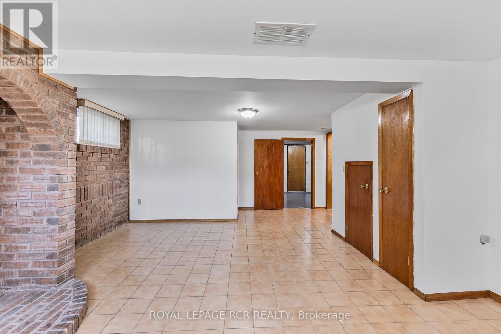 26 Ludstone Drive, Toronto, Ontario  M9R 2H9 - Photo 33 - W12164412