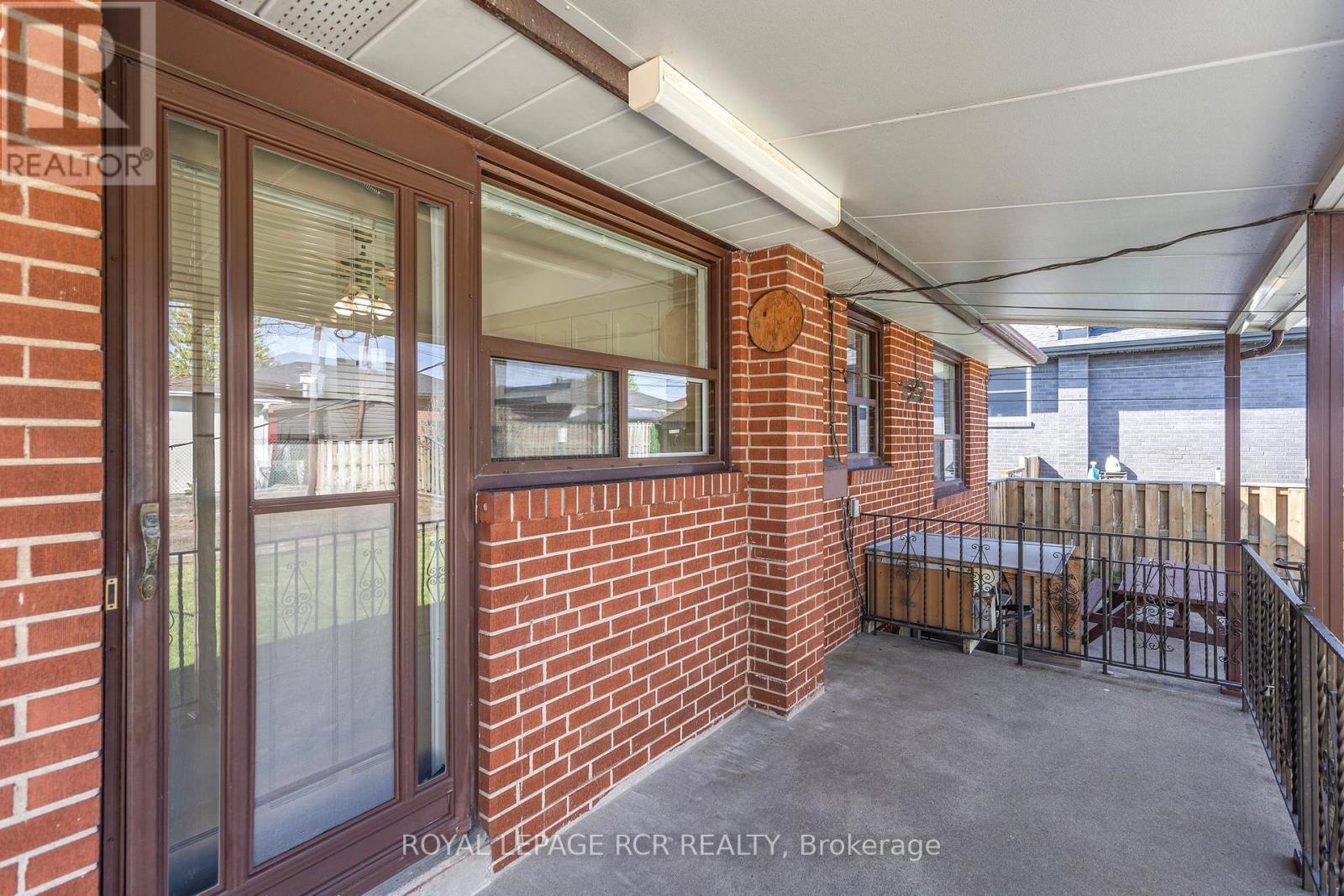 26 Ludstone Drive, Toronto, Ontario  M9R 2H9 - Photo 40 - W12164412