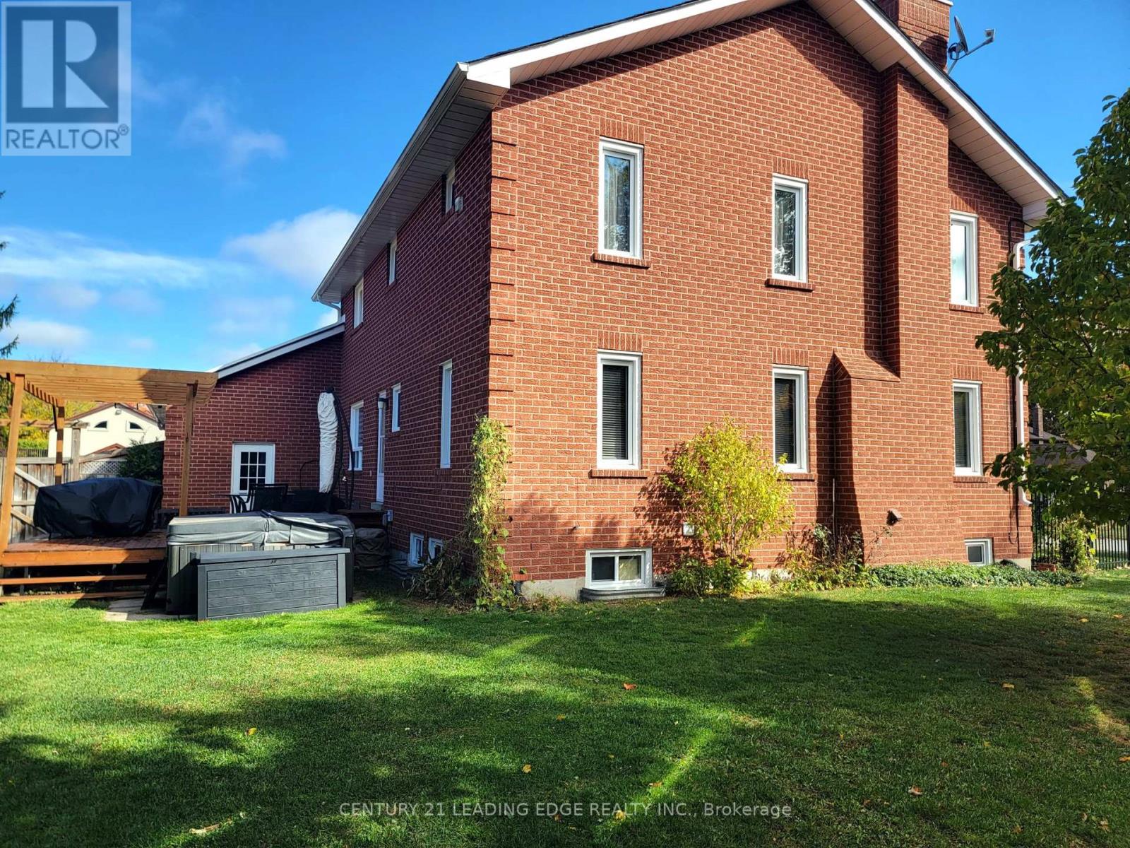 2 Colleen Crescent, Caledon (Caledon East), Ontario  L7C 1E8 - Photo 42 - W12149495