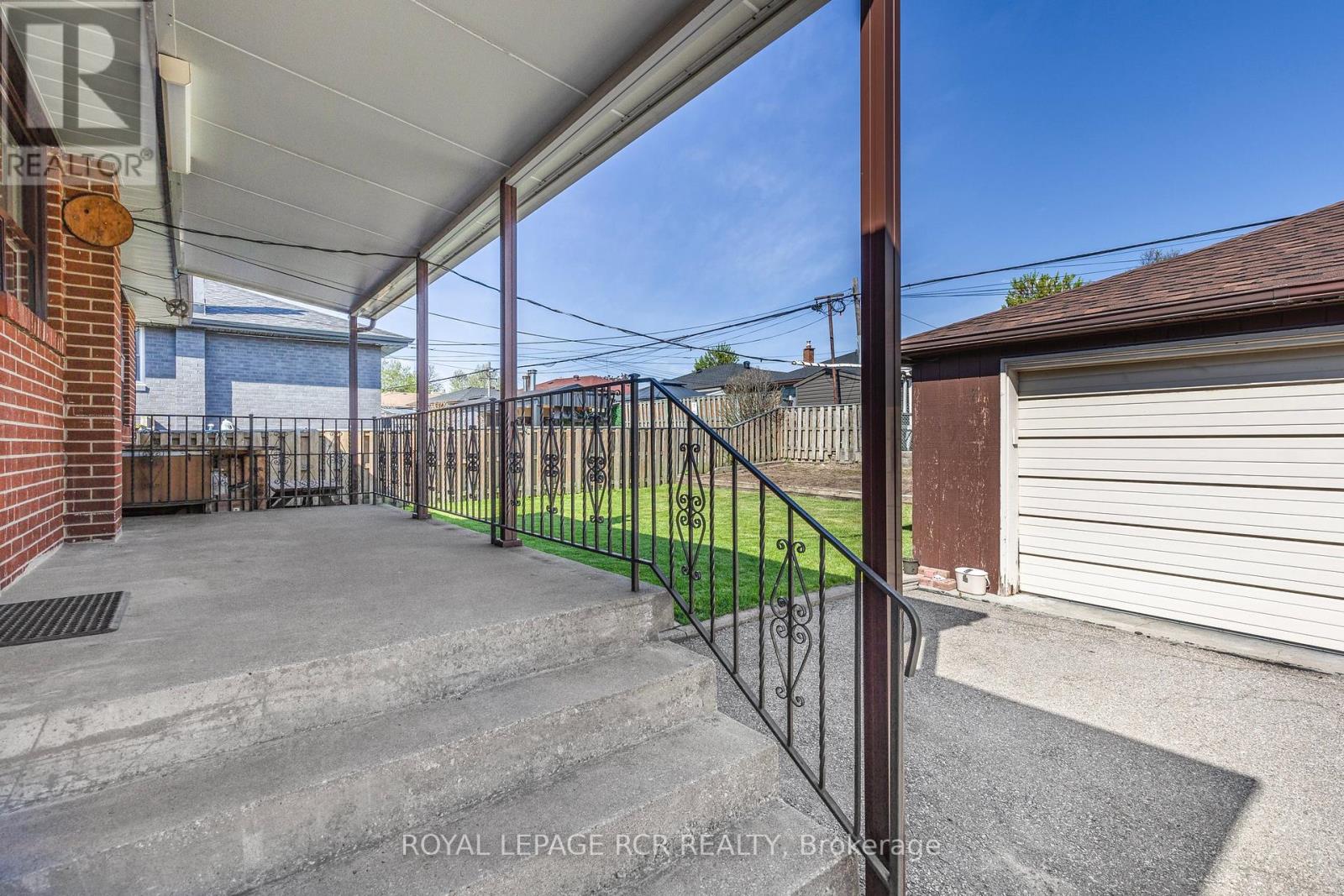 26 Ludstone Drive, Toronto, Ontario  M9R 2H9 - Photo 39 - W12164412