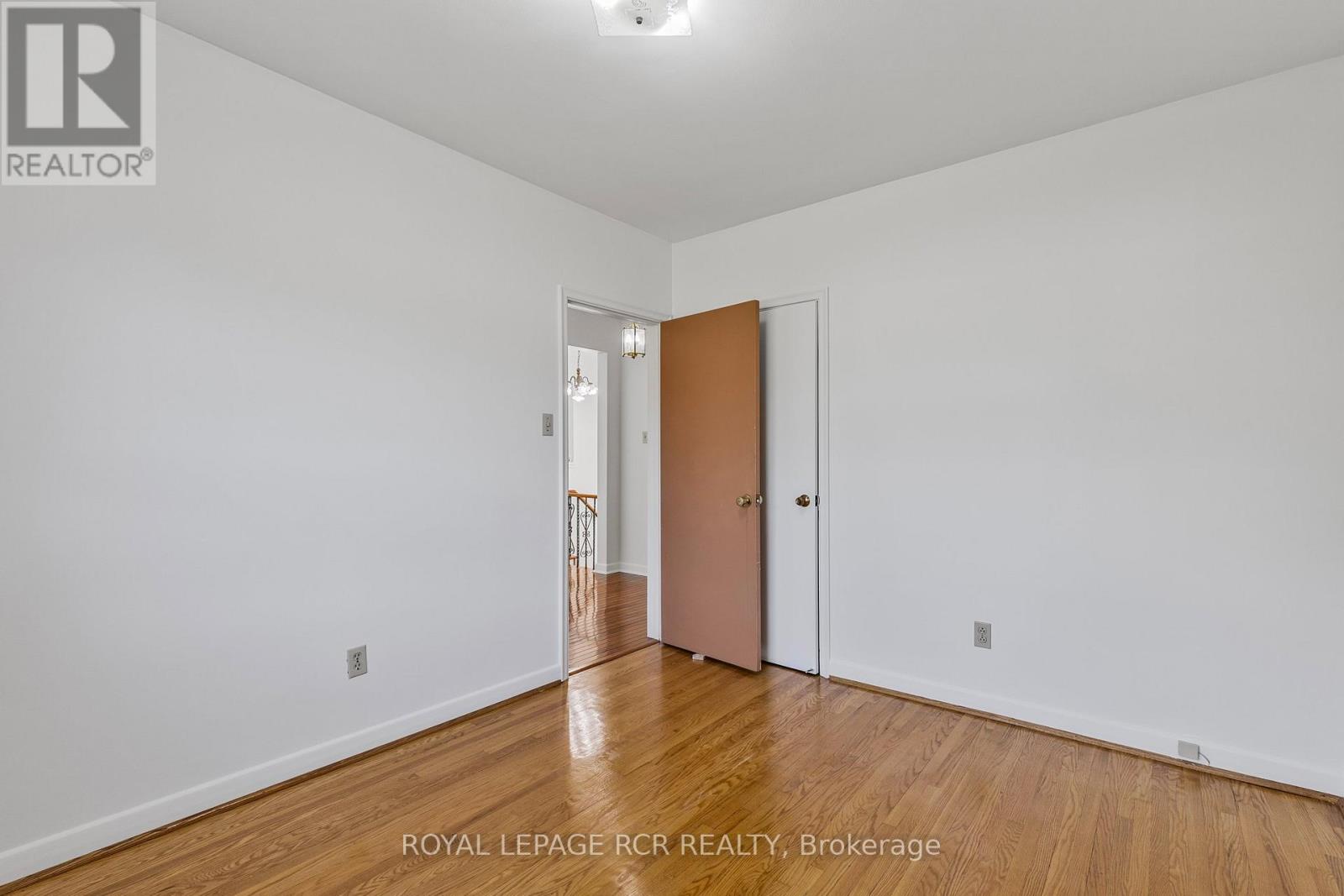 26 Ludstone Drive, Toronto, Ontario  M9R 2H9 - Photo 25 - W12164412