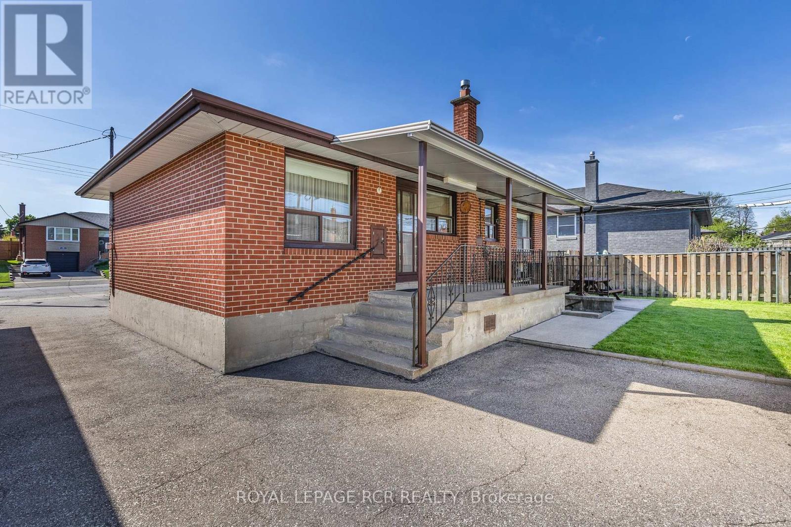 26 Ludstone Drive, Toronto, Ontario  M9R 2H9 - Photo 38 - W12164412