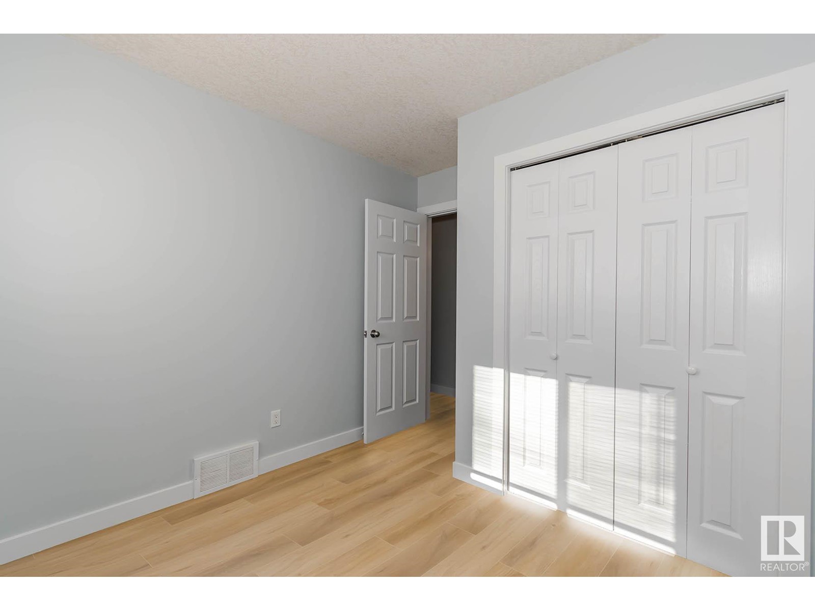 Property at #11930 11928 124 ST NW image 1