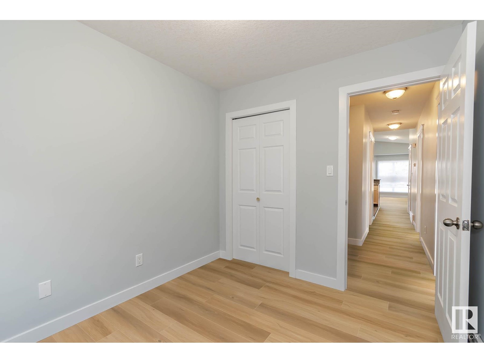 Property at #11930 11928 124 ST NW image 4
