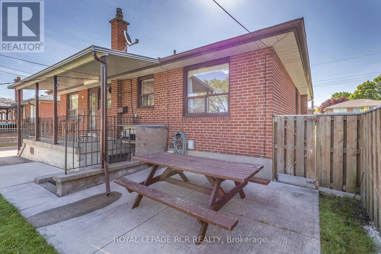 26 Ludstone Drive, Toronto, Ontario  M9R 2H9 - Photo 49 - W12164412