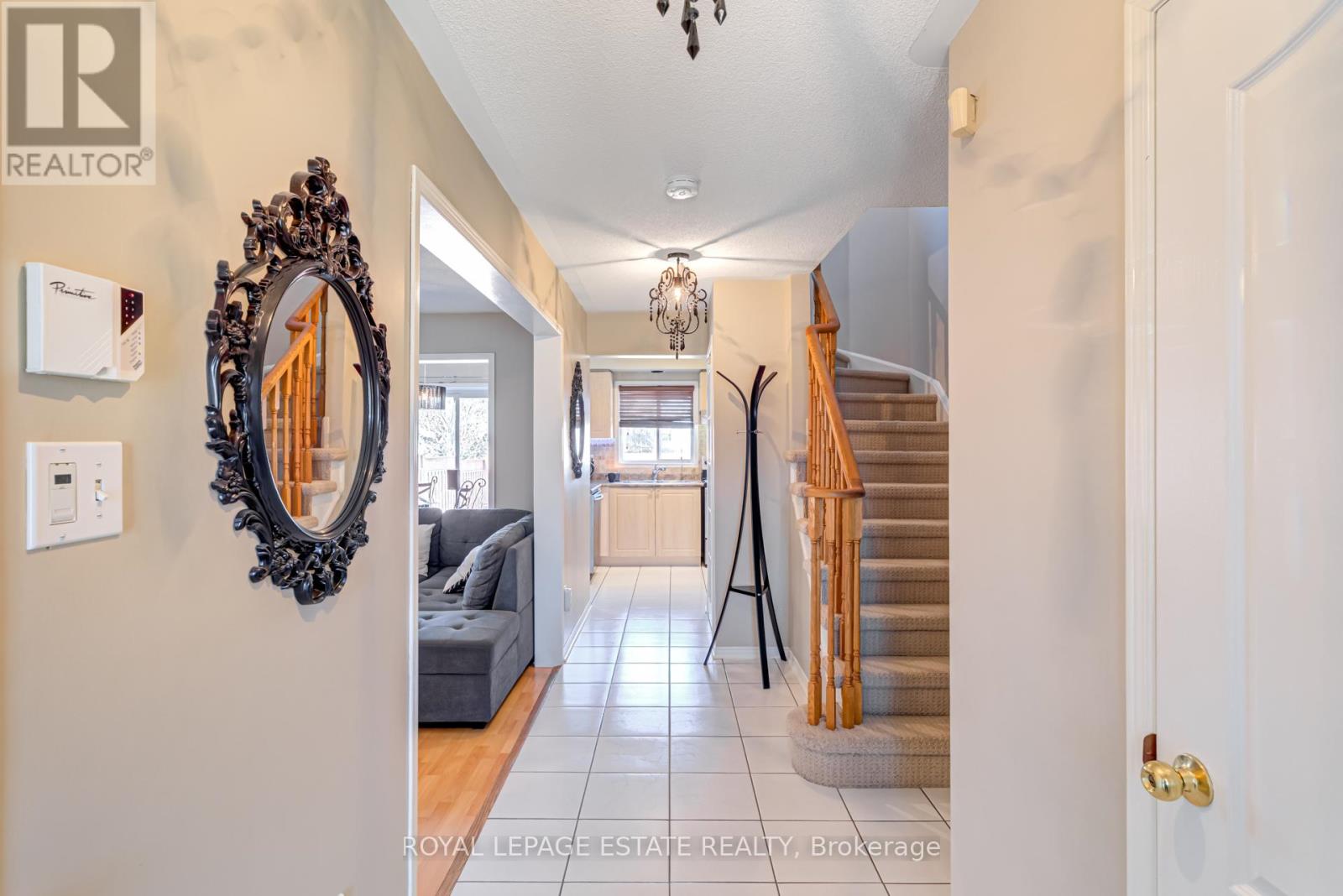 81 Larkspur Road, Brampton, Ontario  L6R 1X2 - Photo 4 - W12056624