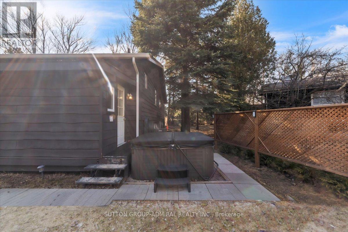 181 Arlberg Crescent, Blue Mountains, Ontario  L9Y 0M1 - Photo 29 - X12162598