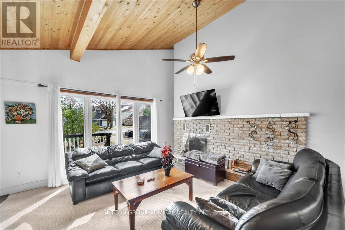 Property at 181 ARLBERG CRESCENT image 3