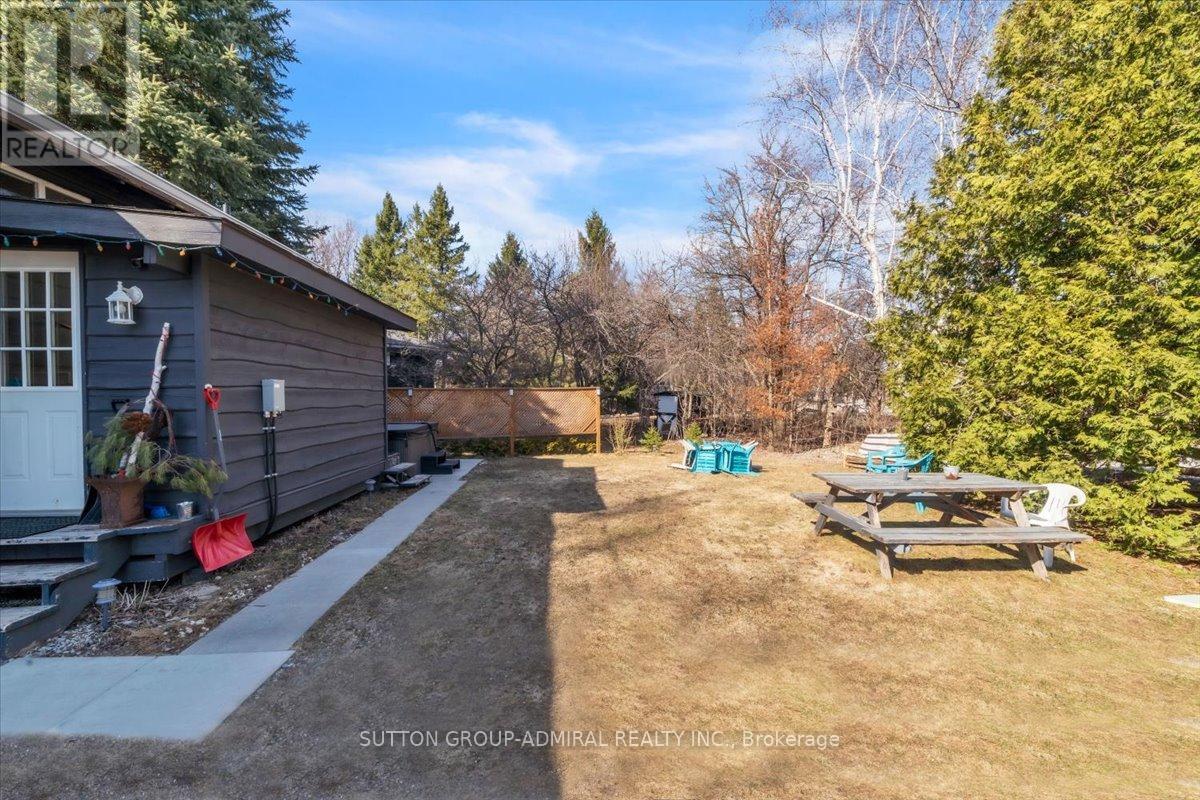181 Arlberg Crescent, Blue Mountains, Ontario  L9Y 0M1 - Photo 28 - X12162598