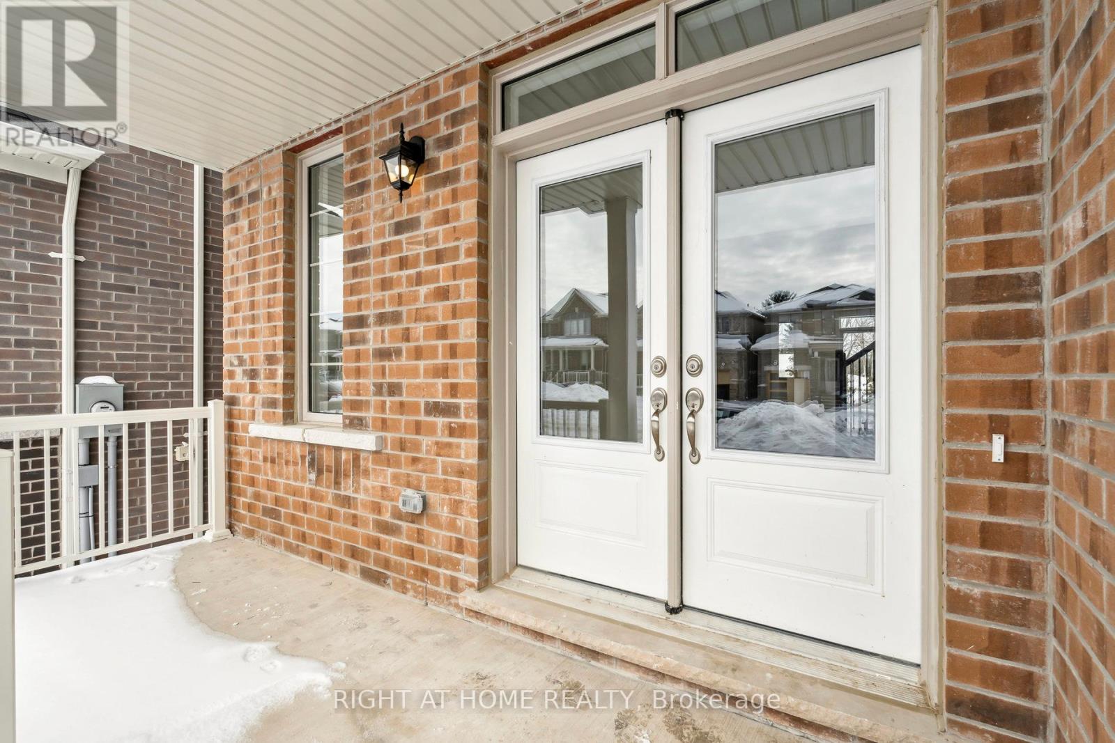 1286 Davis Loop, Innisfil, Ontario  L0L 1W0 - Photo 3 - N12012884