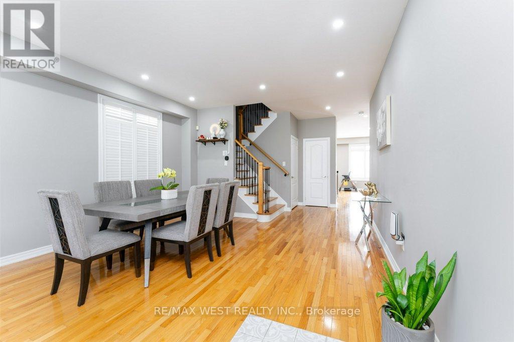 93 Davos Road, Vaughan, Ontario  L4H 2Y1 - Photo 5 - N12101724