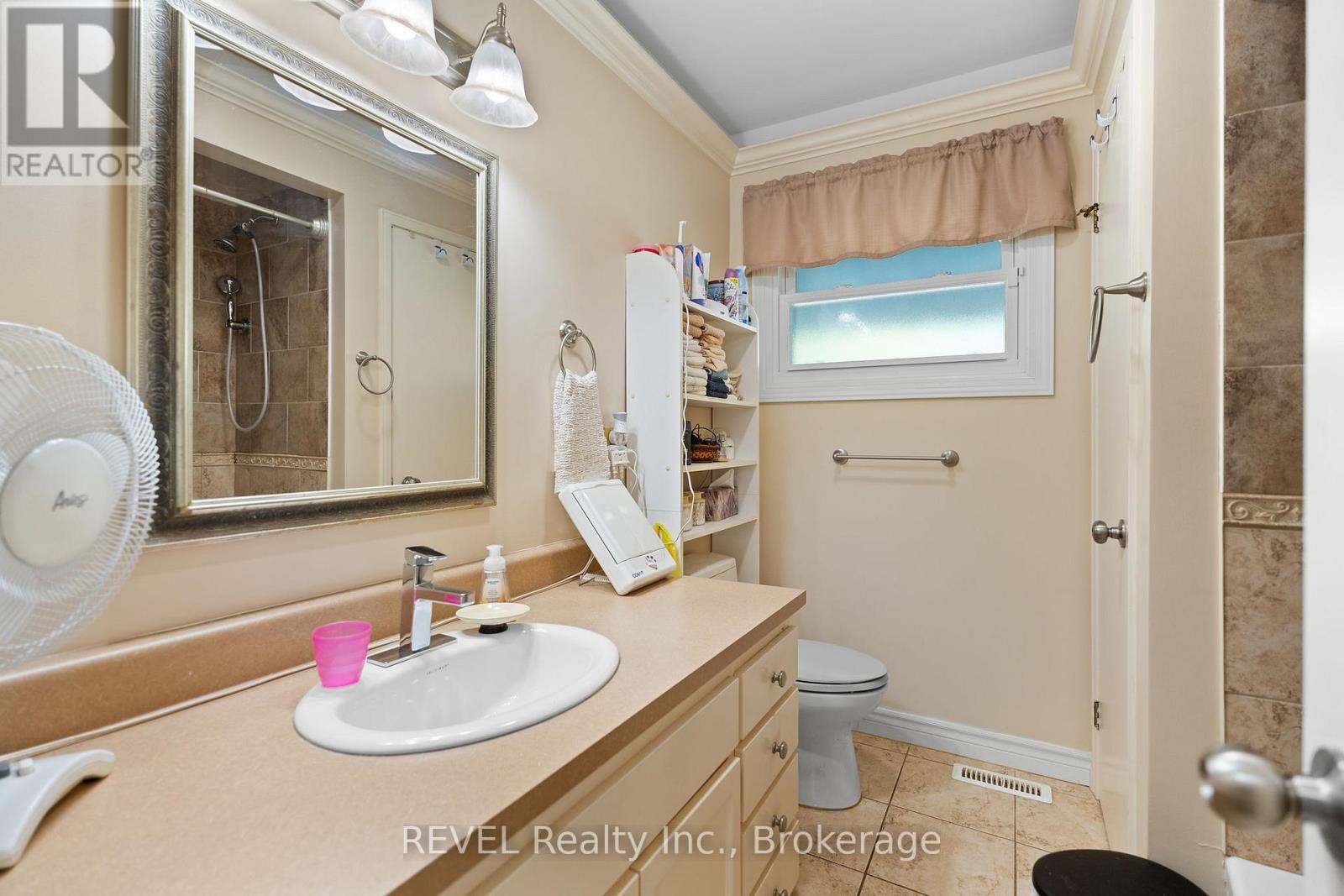 655 Parkdale Avenue, Fort Erie (Crescent Park), Ontario  L2A 5B5 - Photo 13 - X12164508