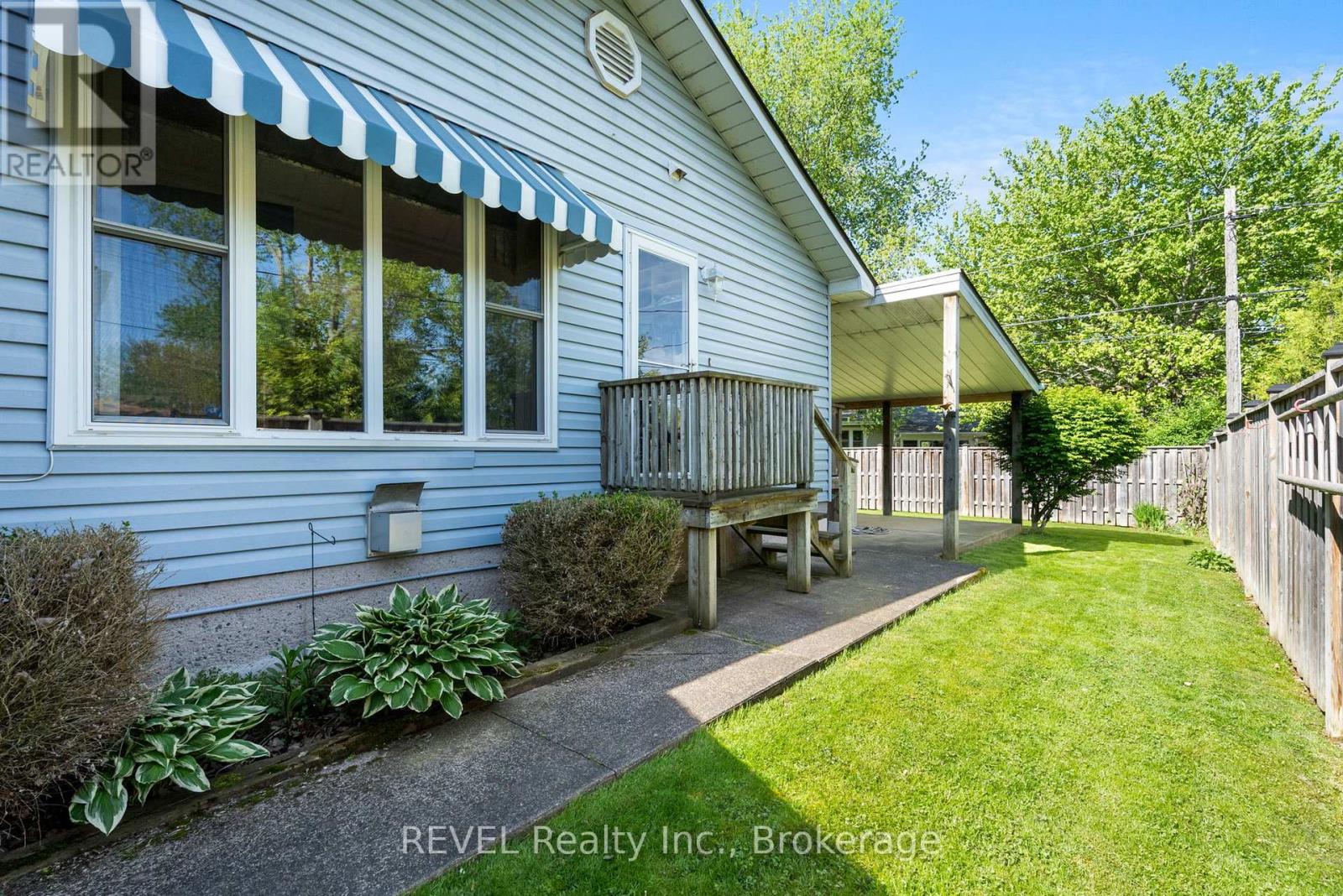 655 Parkdale Avenue, Fort Erie (Crescent Park), Ontario  L2A 5B5 - Photo 19 - X12164508