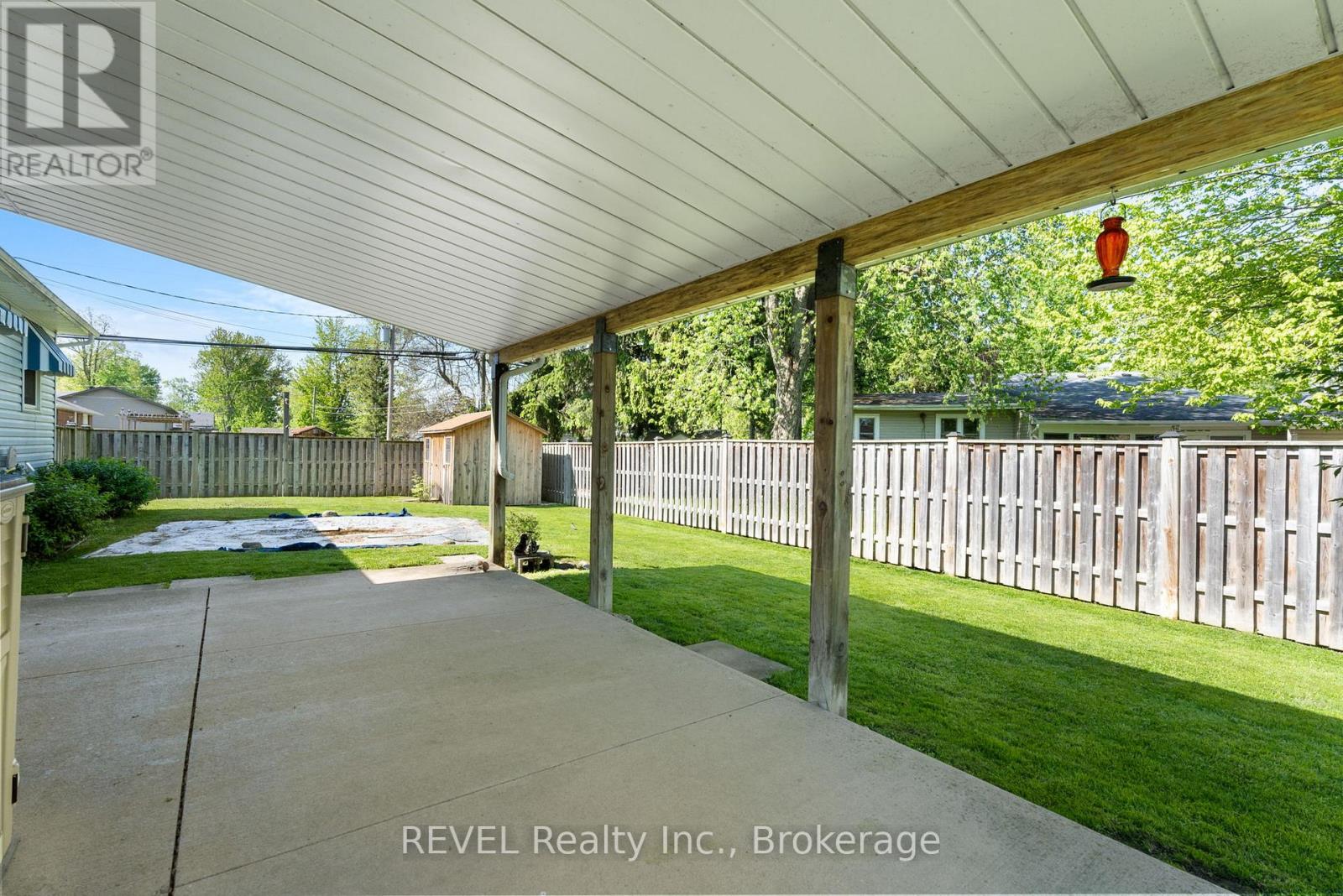655 Parkdale Avenue, Fort Erie (Crescent Park), Ontario  L2A 5B5 - Photo 20 - X12164508