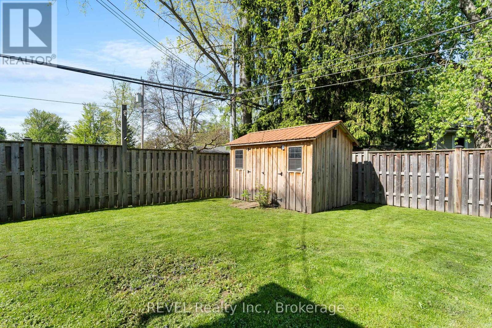 655 Parkdale Avenue, Fort Erie (Crescent Park), Ontario  L2A 5B5 - Photo 22 - X12164508