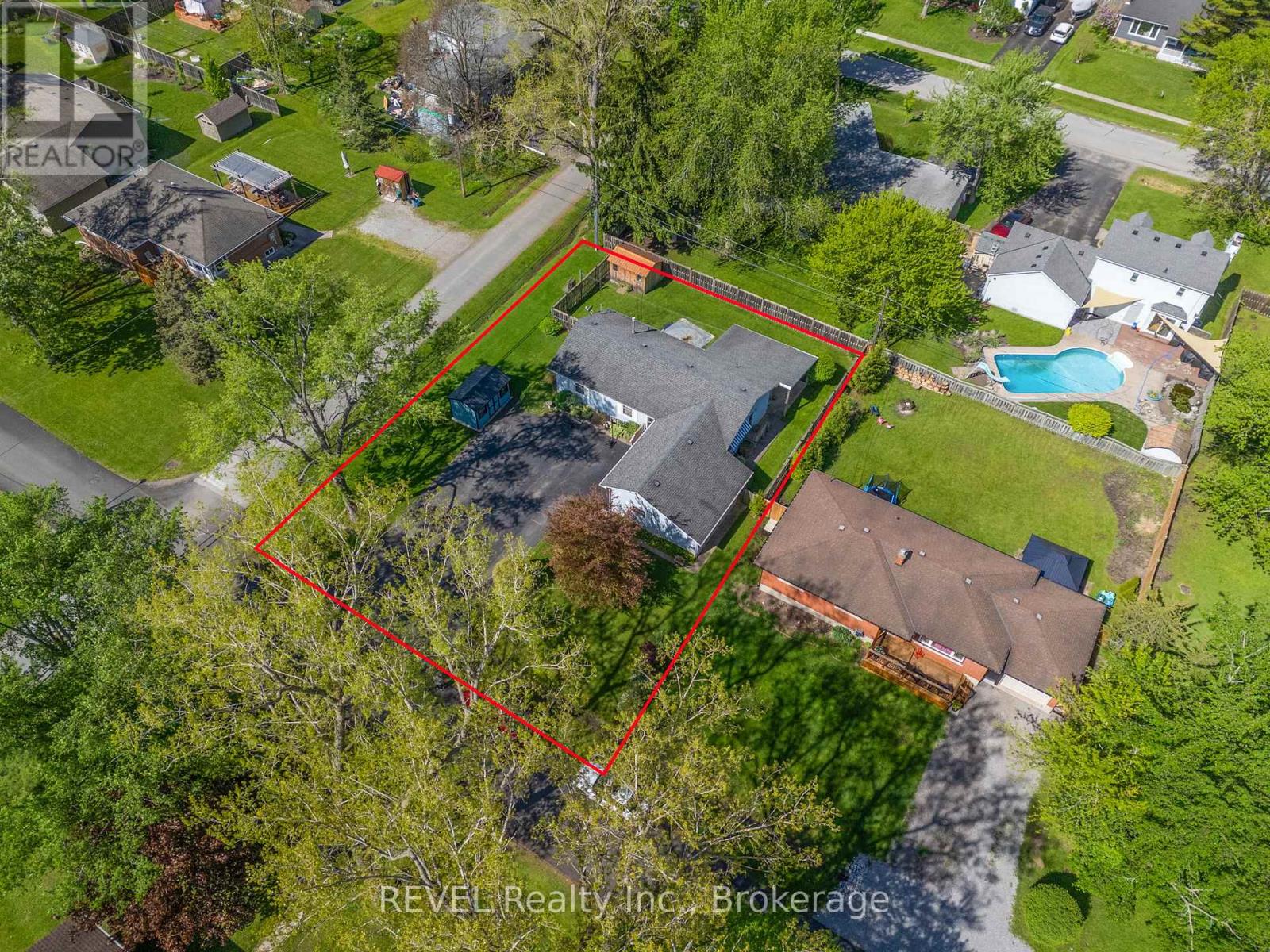 655 Parkdale Avenue, Fort Erie (Crescent Park), Ontario  L2A 5B5 - Photo 24 - X12164508