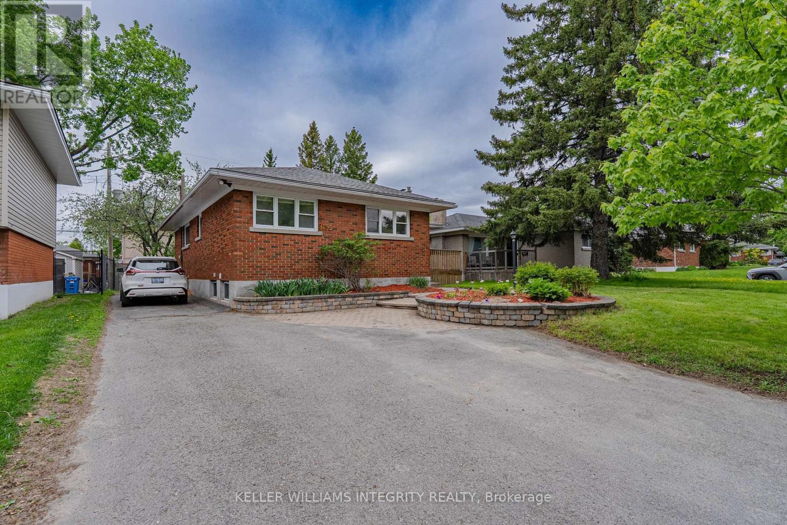 1695 Gage Crescent N, Ottawa, Ontario  K2C 0Z7 - Photo 2 - X12164435