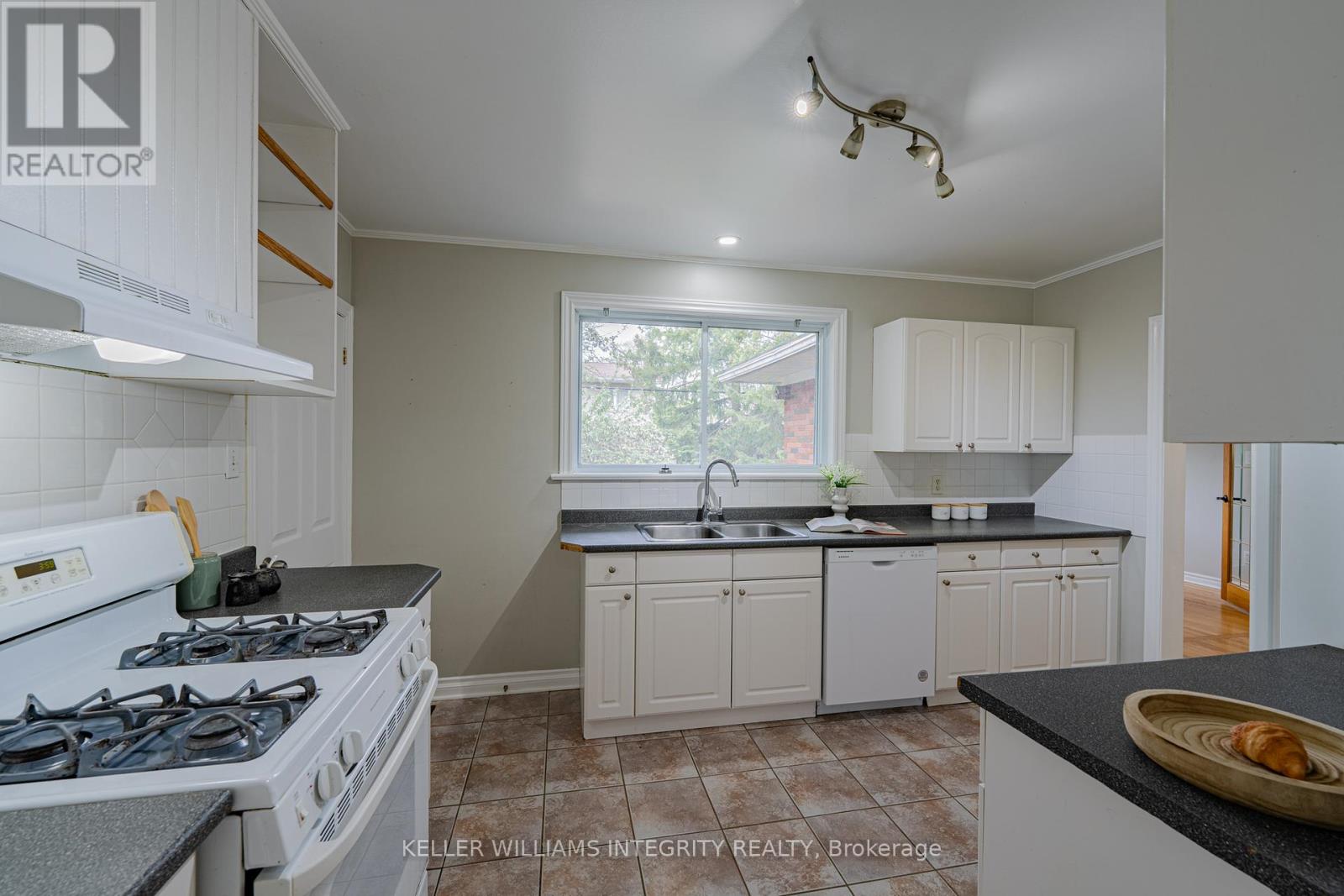 1695 Gage Crescent N, Ottawa, Ontario  K2C 0Z7 - Photo 25 - X12164435