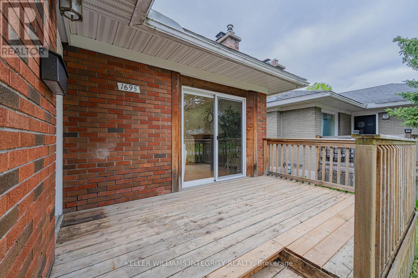 1695 Gage Crescent N, Ottawa, Ontario  K2C 0Z7 - Photo 4 - X12164435