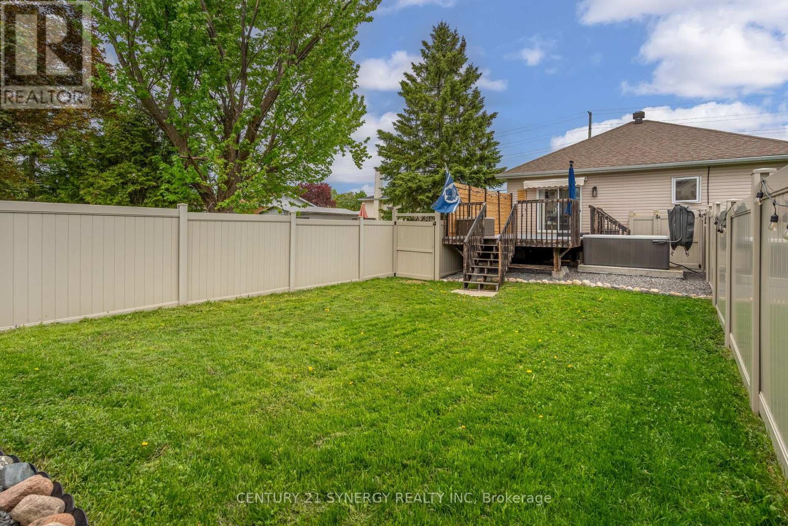 1776 Belcourt Boulevard, Ottawa, Ontario  K1C 1M5 - Photo 32 - X12164525