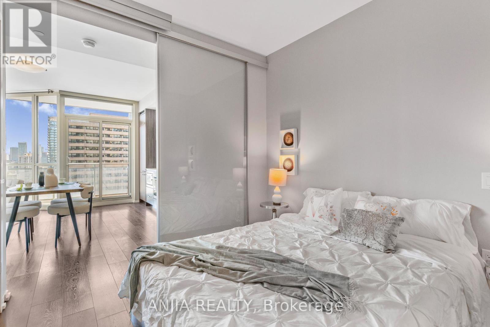 2215 - 45 Charles Street E, Toronto, Ontario  M4Y 0B8 - Photo 19 - C12164425