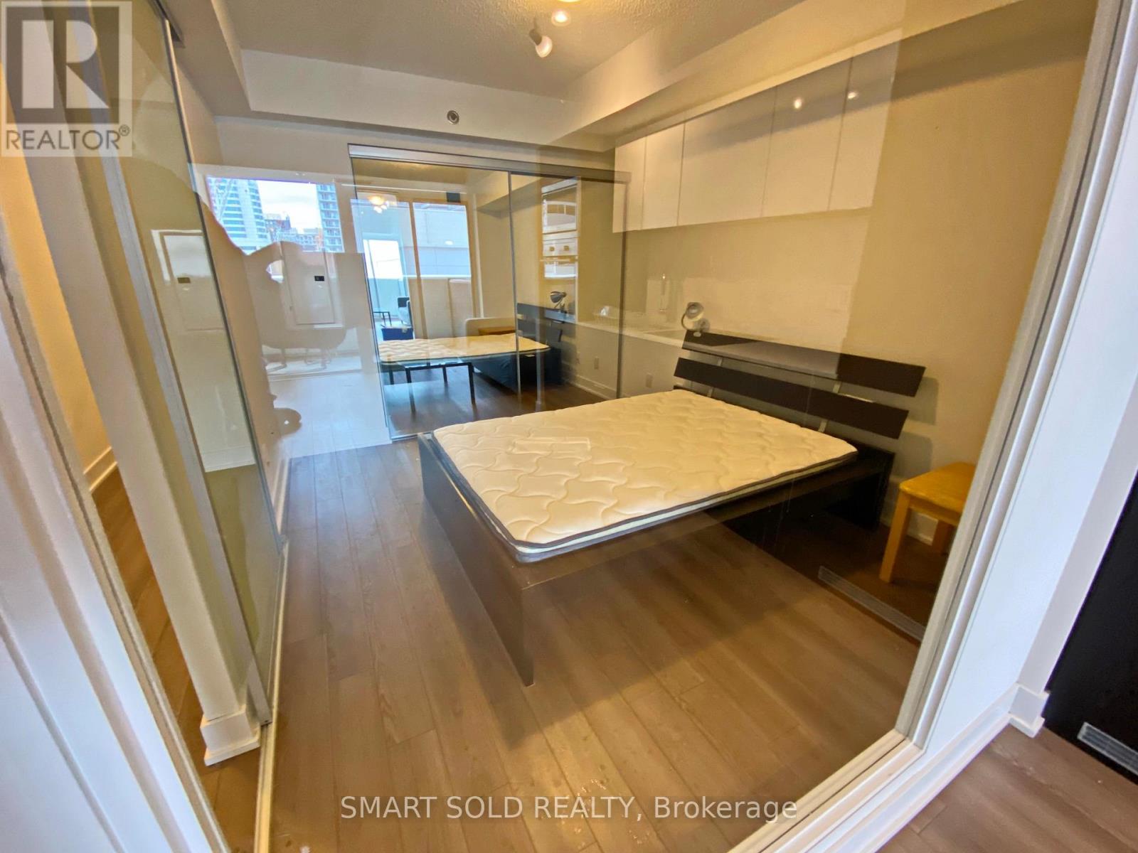 713 - 318 Richmond Street W, Toronto, Ontario  M5V 1X2 - Photo 5 - C12164431
