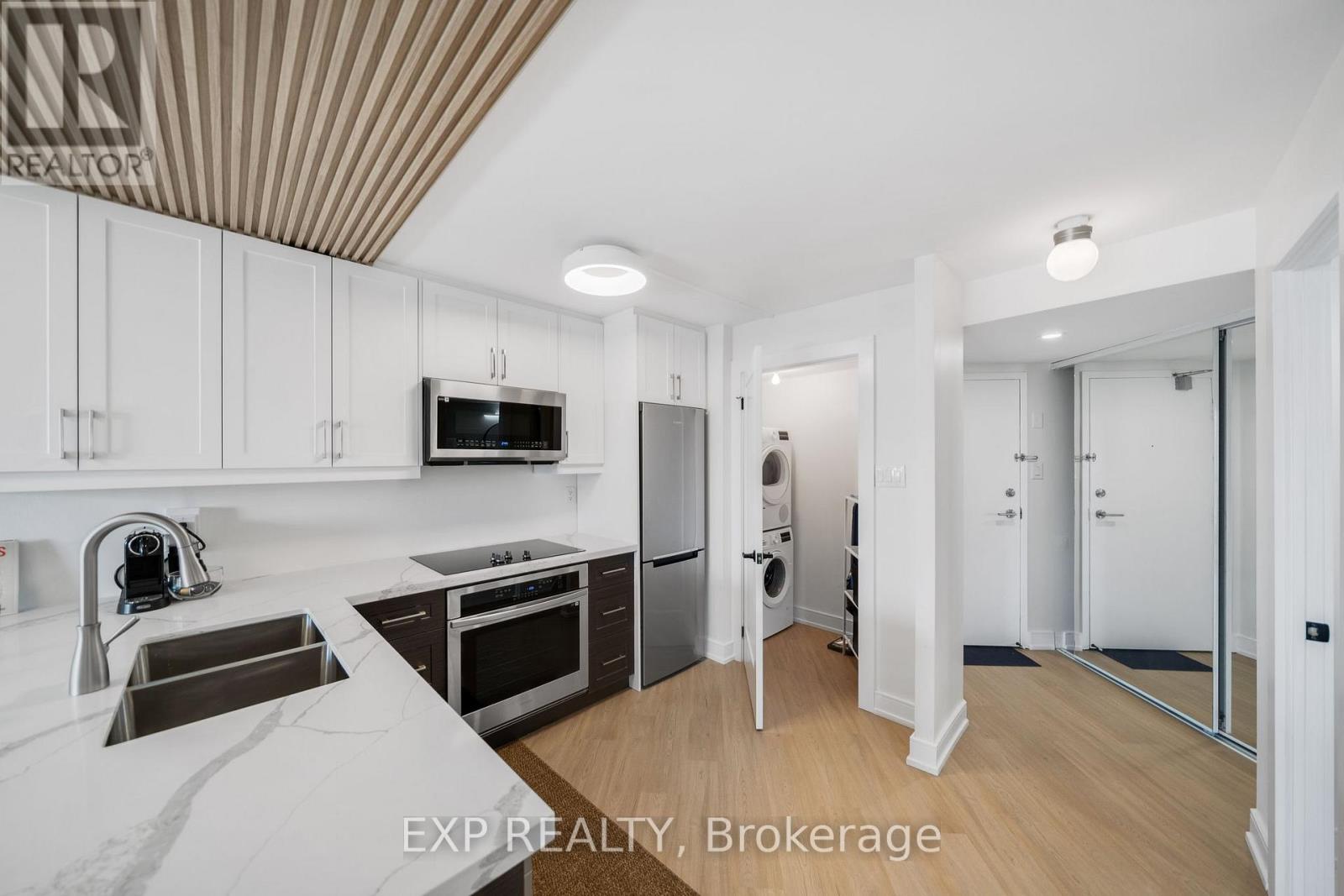1905 - 77 Maitland Place, Toronto, Ontario  M4Y 2V6 - Photo 3 - C12164467