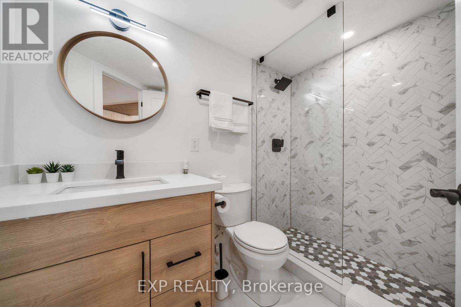 1905 - 77 Maitland Place, Toronto, Ontario  M4Y 2V6 - Photo 6 - C12164467