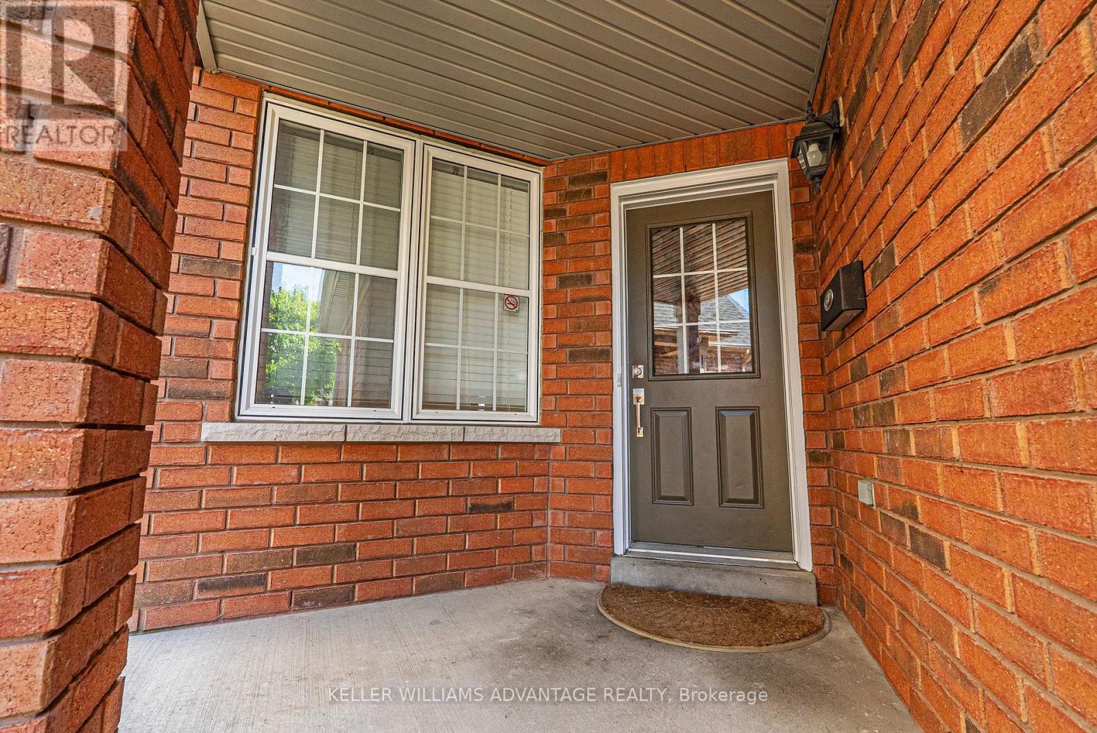 23 Kressman Court N, Whitby, Ontario  L1P 0A1 - Photo 3 - E12164503