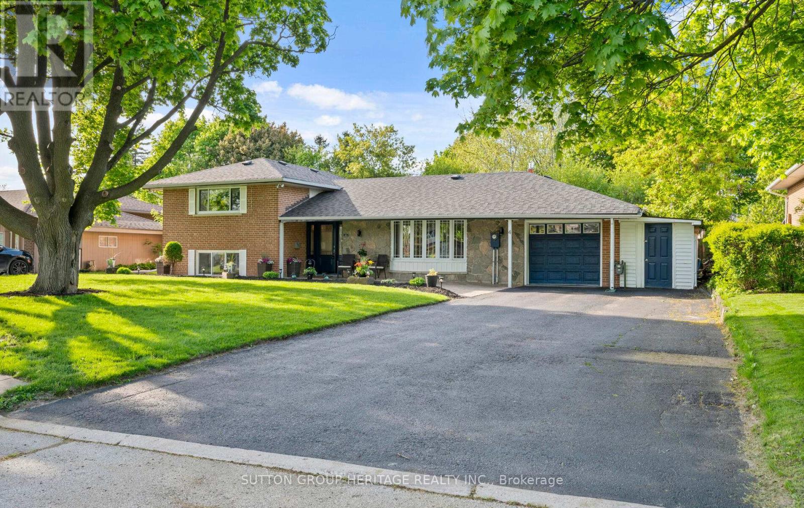 4 CLARELYN BOULEVARD, Ajax, Ontario