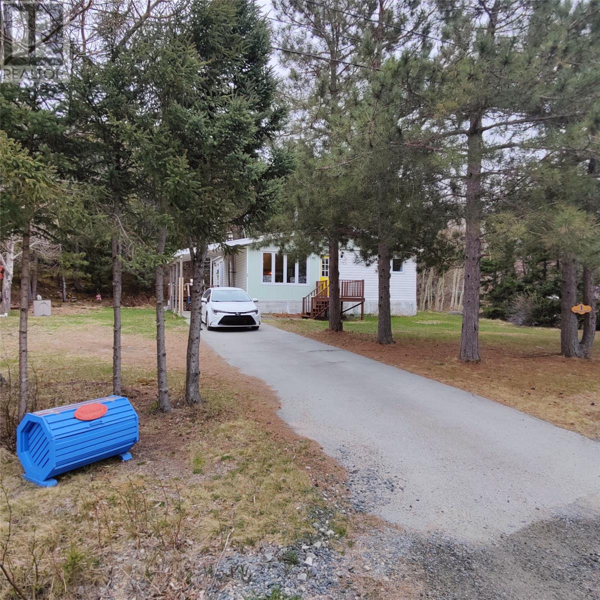 Property at 1 Pinetree Road image 1