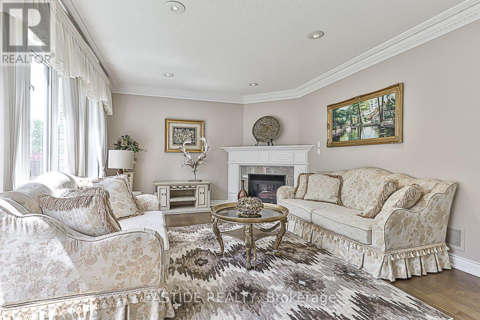 27 Brimwood Crescent, Richmond Hill, Ontario  L4B 4B6 - Photo 10 - N12164458
