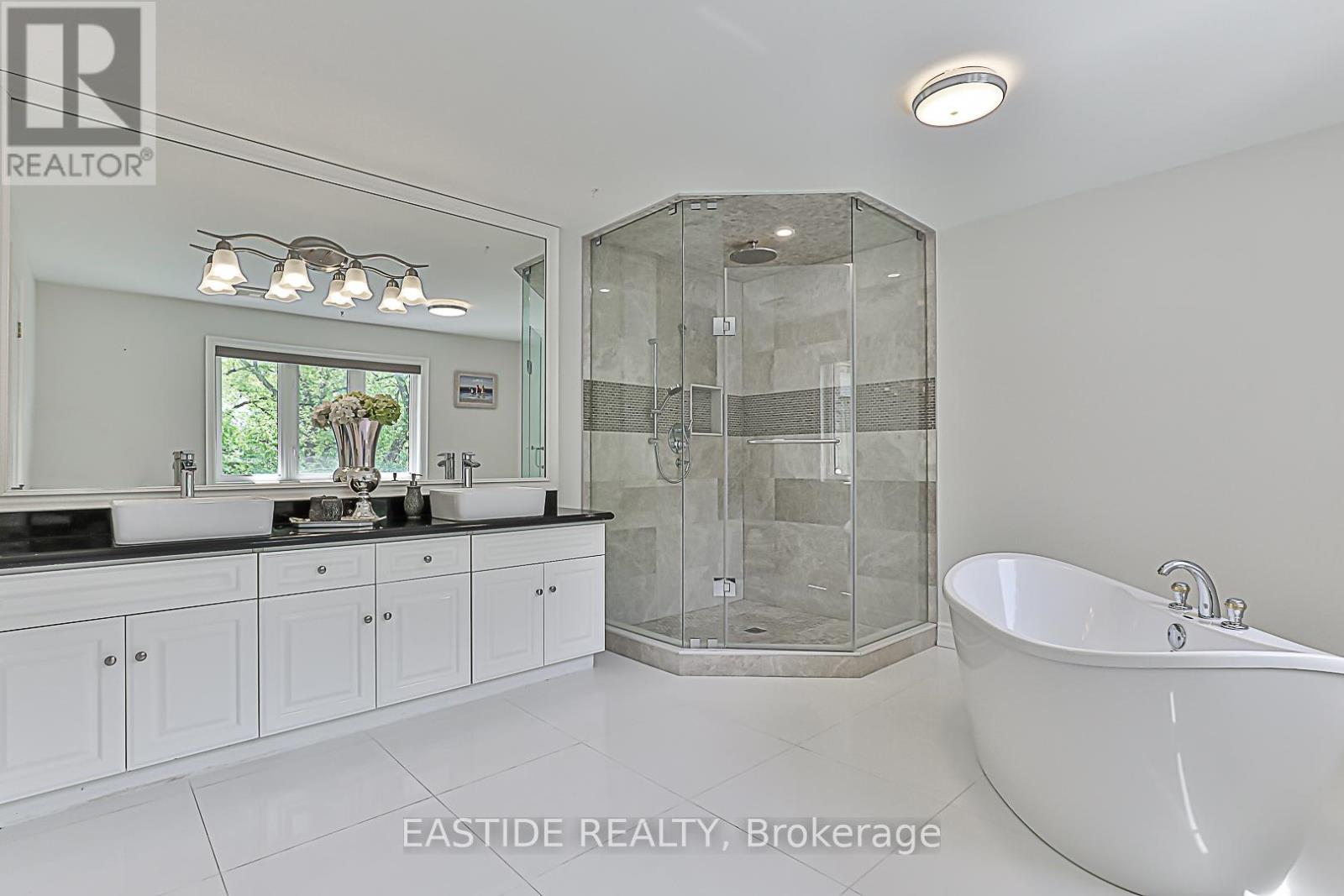 27 Brimwood Crescent, Richmond Hill, Ontario  L4B 4B6 - Photo 21 - N12164458