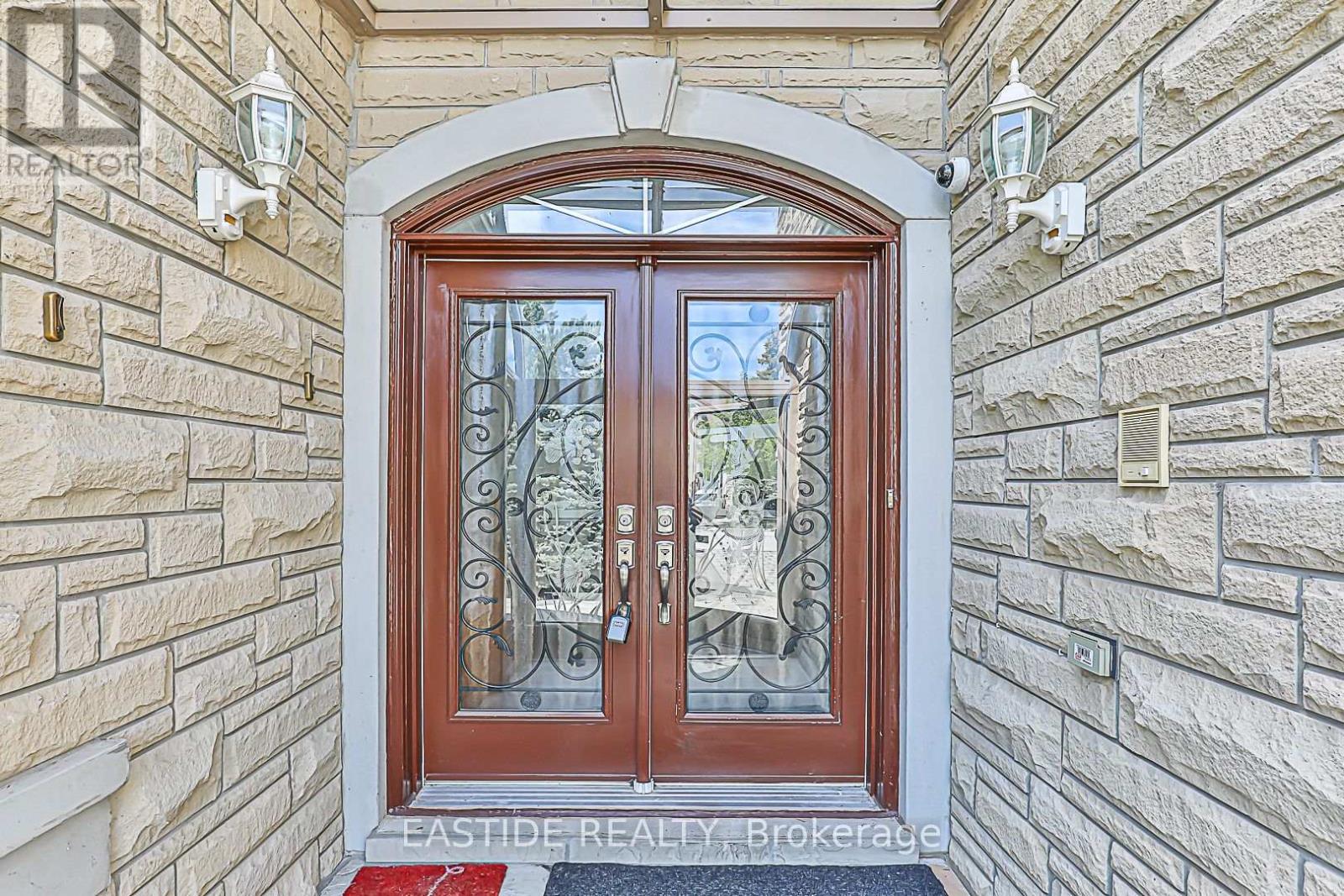 Property at 27 BRIMWOOD CRESCENT image 3
