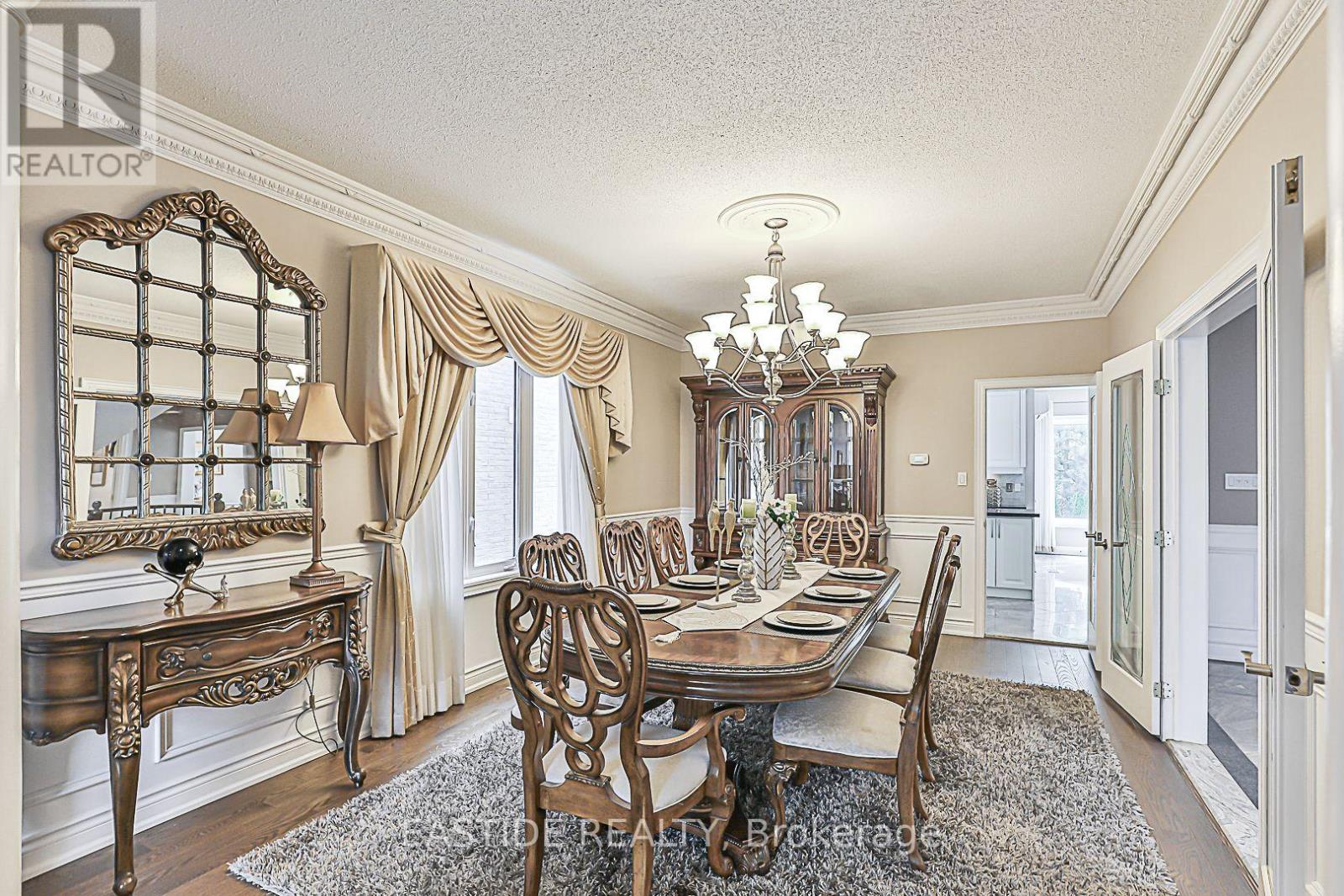 27 Brimwood Crescent, Richmond Hill, Ontario  L4B 4B6 - Photo 7 - N12164458