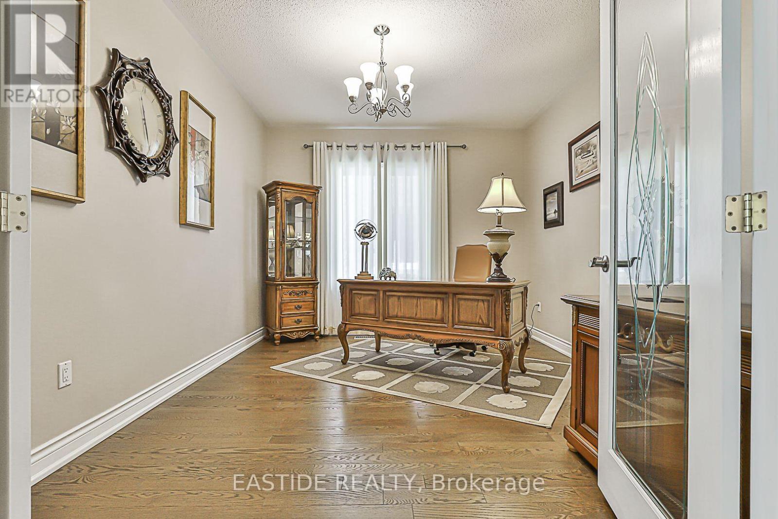 27 Brimwood Crescent, Richmond Hill, Ontario  L4B 4B6 - Photo 9 - N12164458