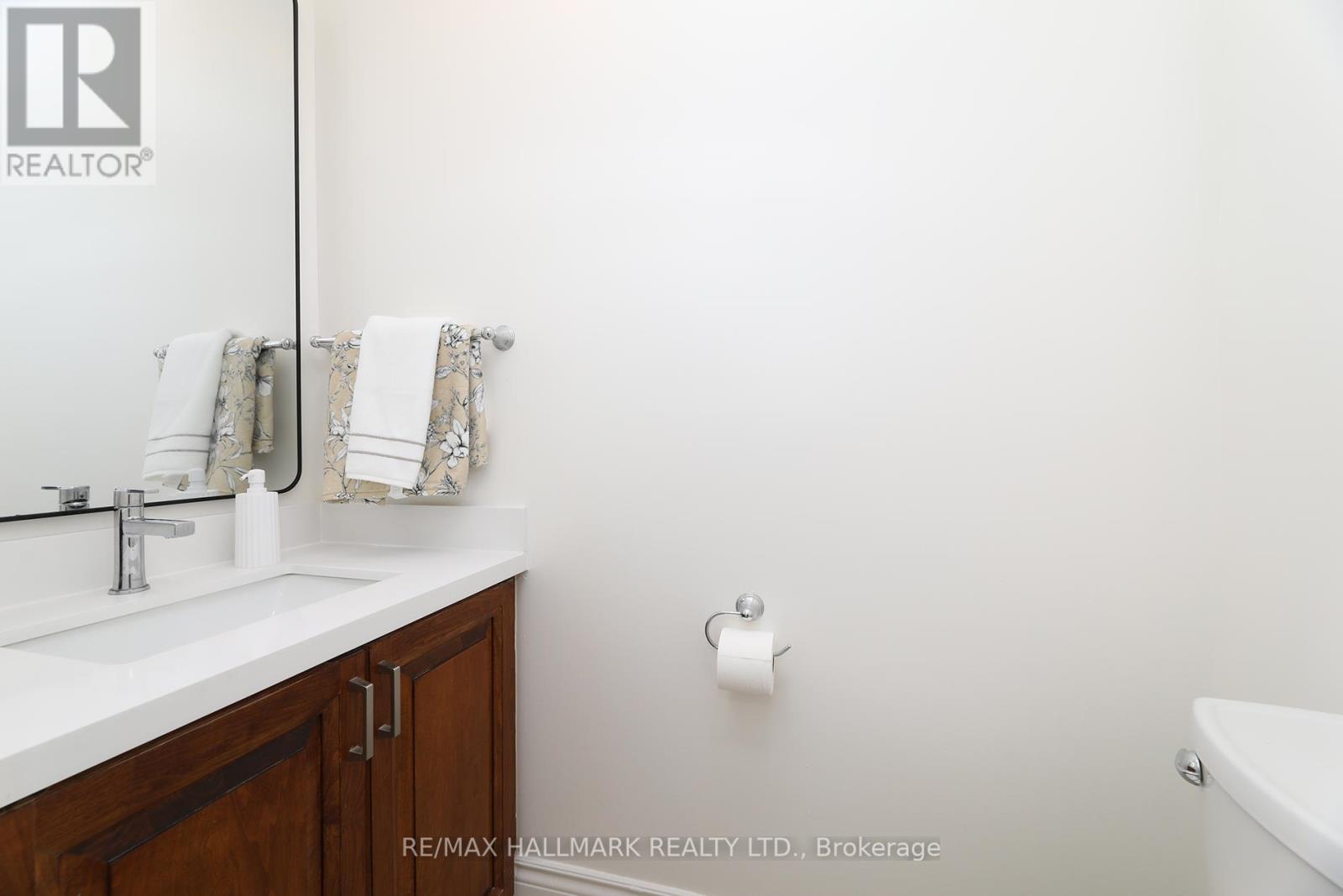 34 Manning Crescent, Newmarket, Ontario  L3Y 6H4 - Photo 22 - N12164513