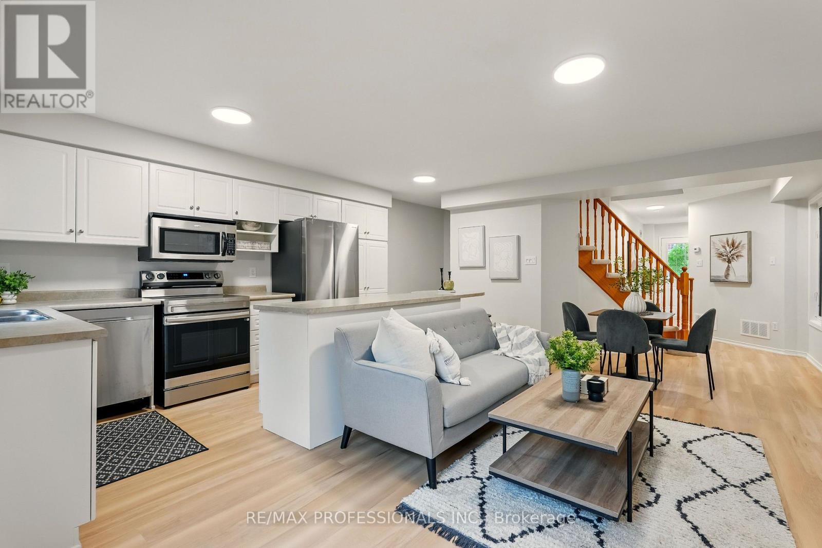 23 Bradley Drive, Halton Hills, Ontario  L7G 6B5 - Photo 15 - W12164487