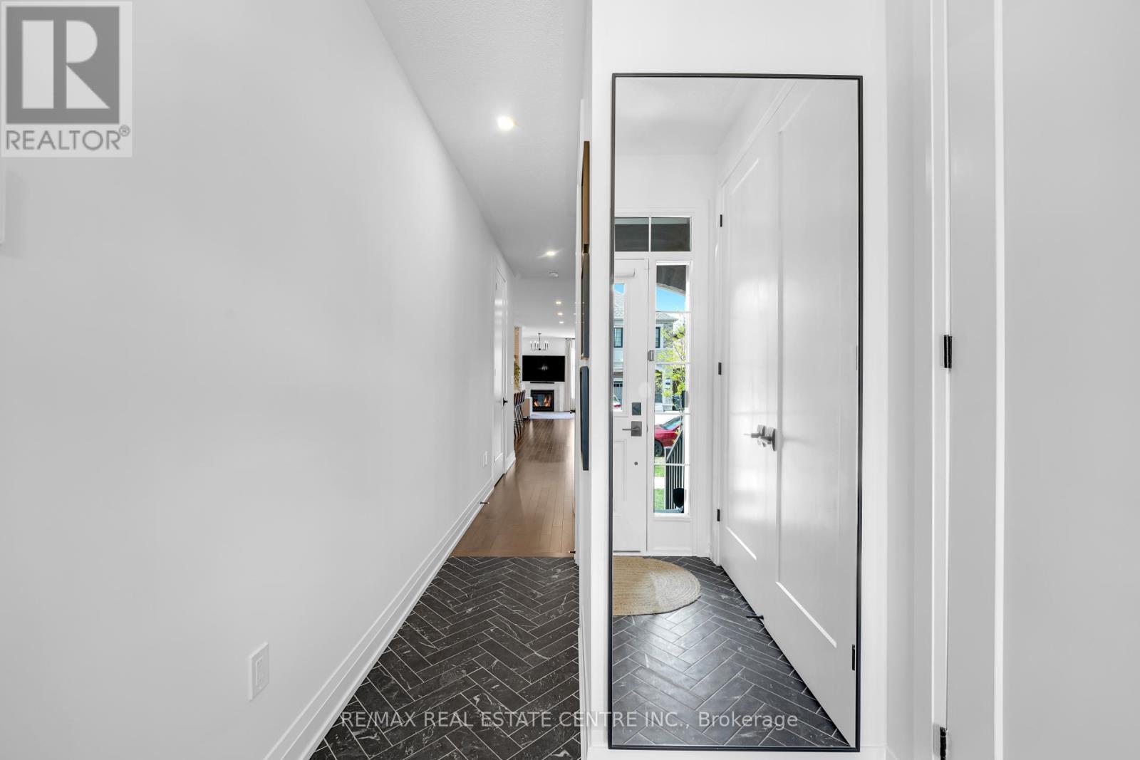 18 Quinton Ridge, Brampton (Bram West), Ontario  L6Y 6J4 - Photo 5 - W12164512
