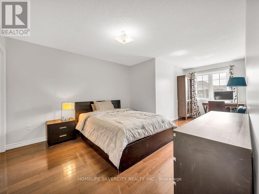 98 Masters Green Crescent, Brampton, Ontario  L7A 3K5 - Photo 23 - W12164522