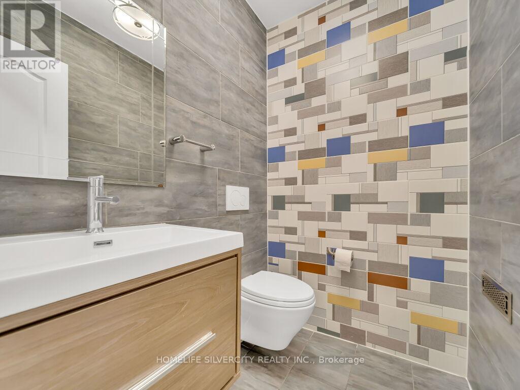 98 Masters Green Crescent, Brampton, Ontario  L7A 3K5 - Photo 8 - W12164522