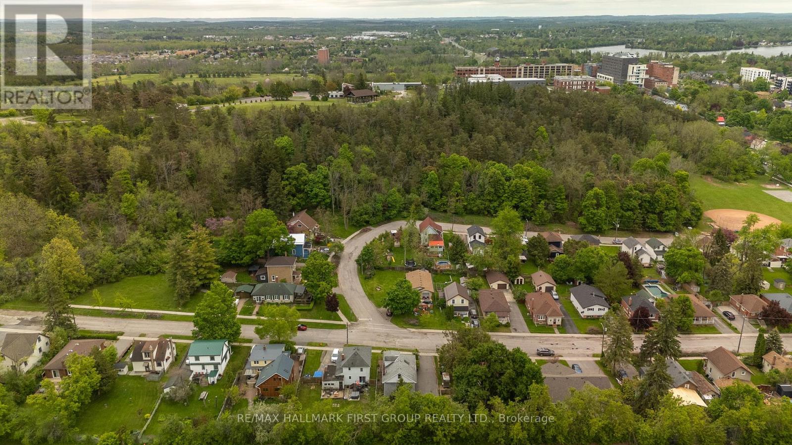 272 Carlisle Avenue, Peterborough East (Central), Ontario  K9H 1J6 - Photo 50 - X12164478