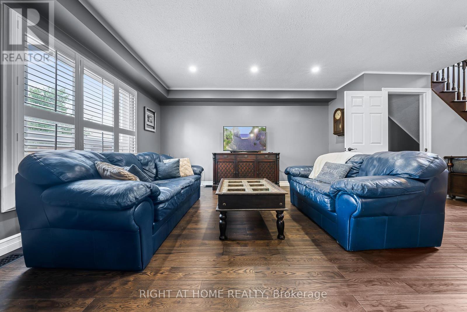 4 Avatar Place, Hamilton, Ontario  L0R 1W0 - Photo 12 - X12164499