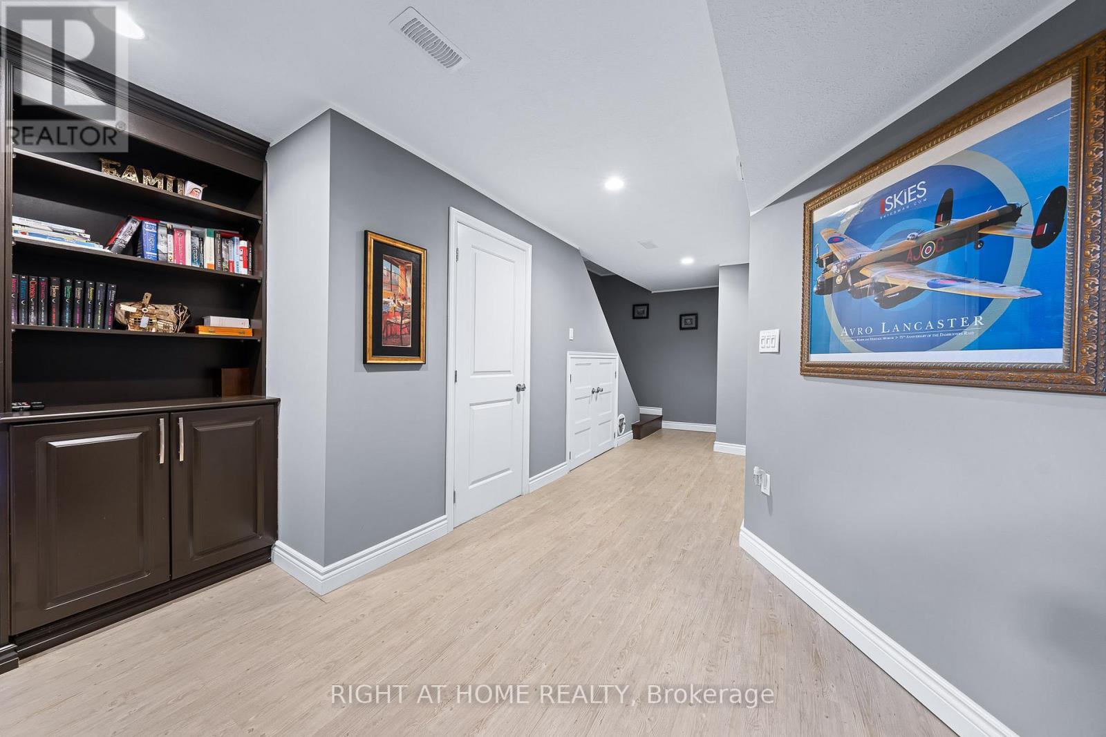 4 Avatar Place, Hamilton, Ontario  L0R 1W0 - Photo 28 - X12164499