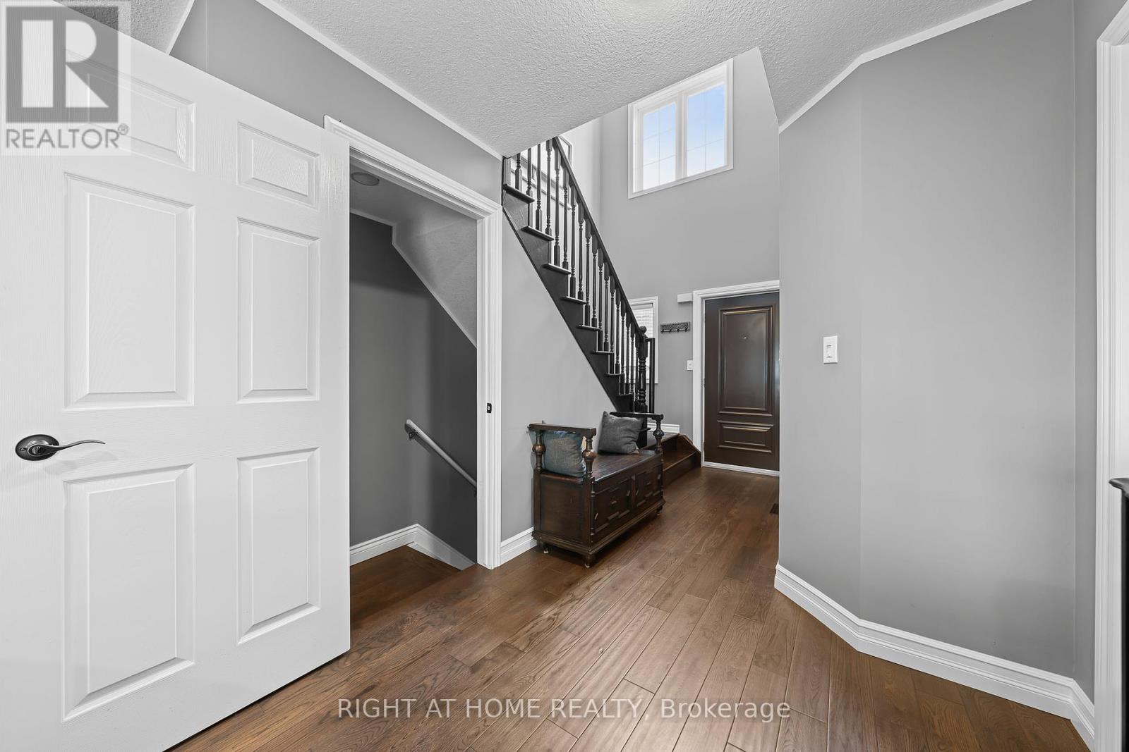 4 Avatar Place, Hamilton, Ontario  L0R 1W0 - Photo 6 - X12164499
