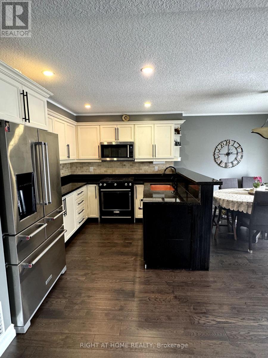 4 Avatar Place, Hamilton, Ontario  L0R 1W0 - Photo 8 - X12164499