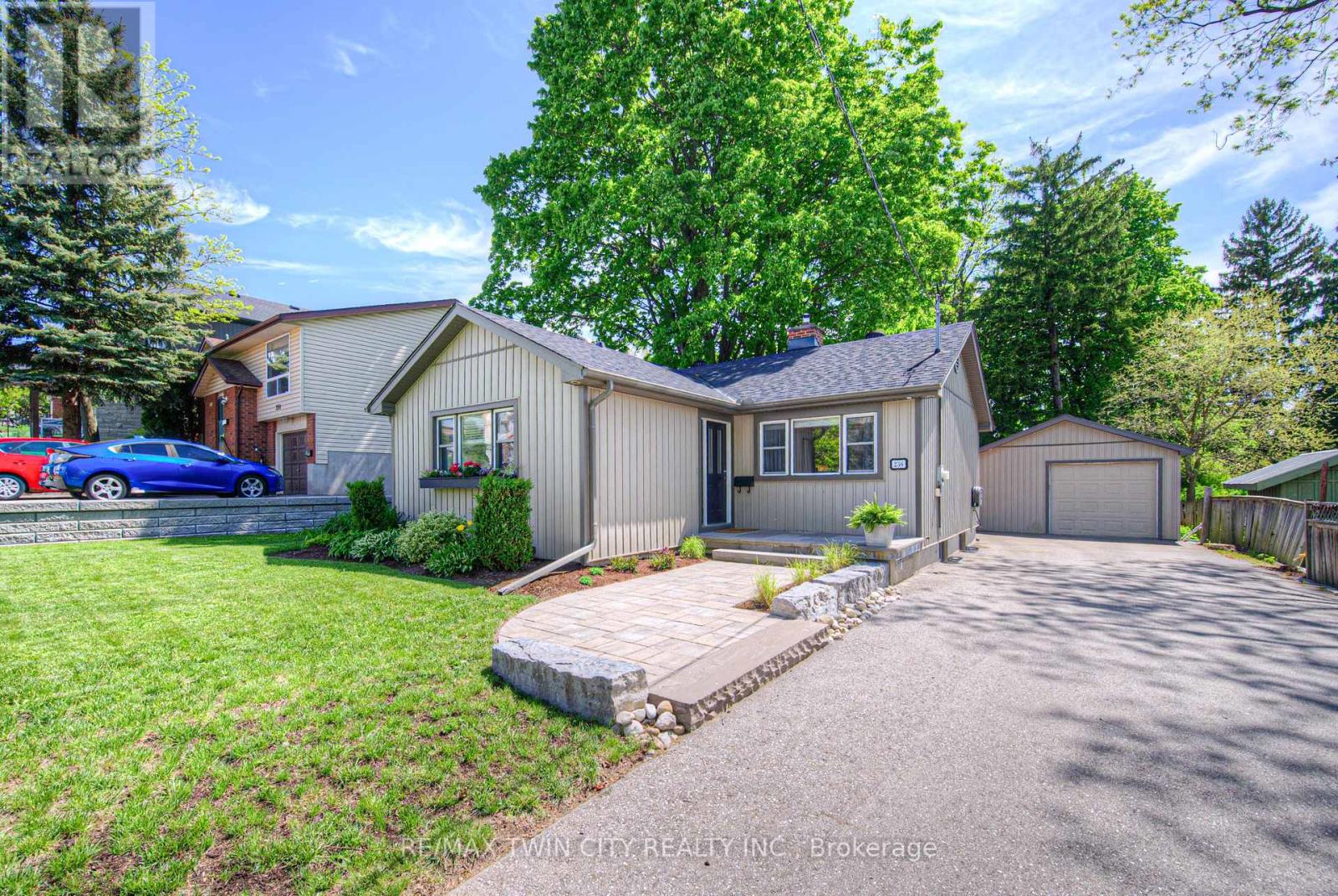 236 Hewat Street, Cambridge, Ontario  N3H 4H3 - Photo 4 - X12162016