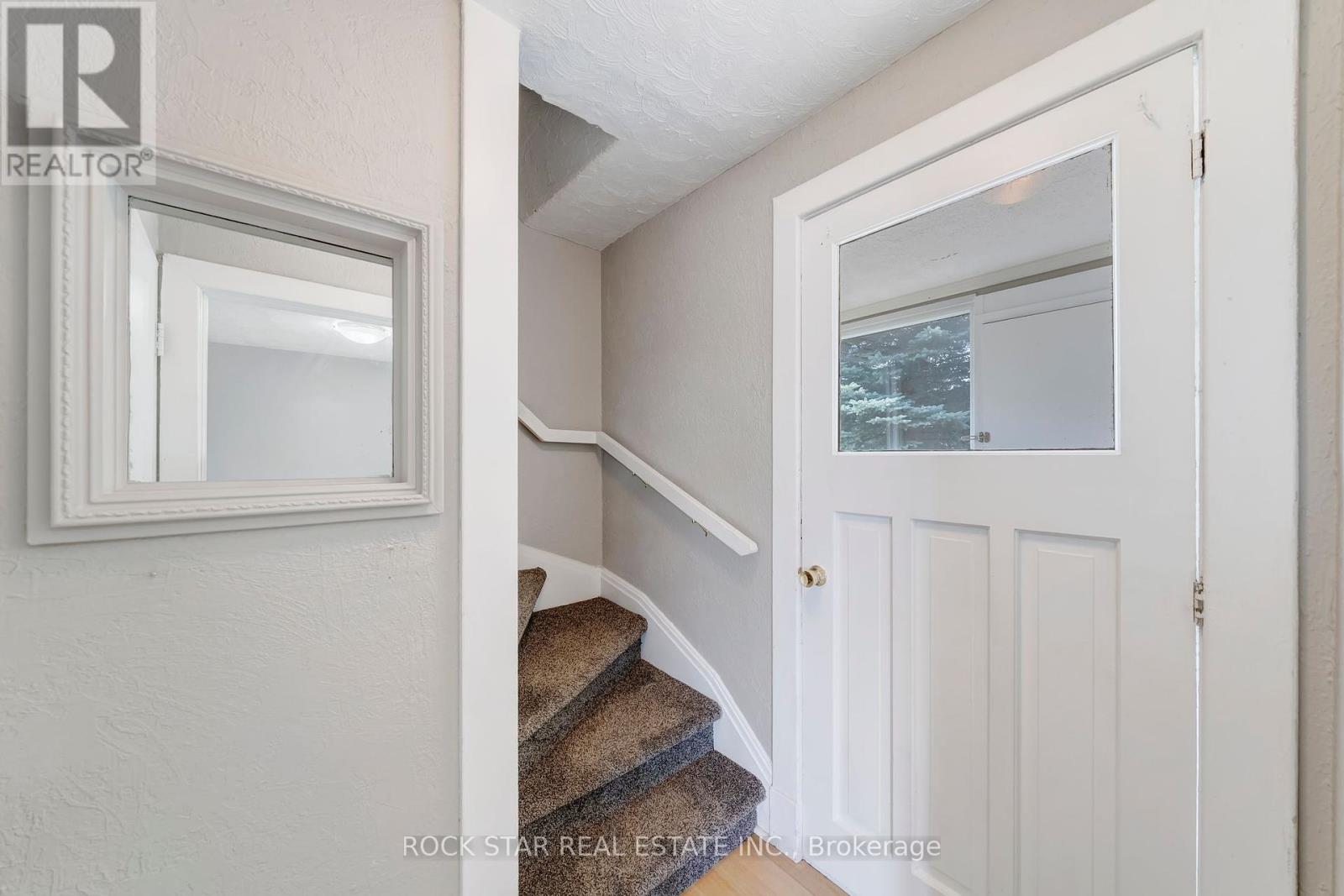 227 Fairway Road N, Kitchener, Ontario  N2A 2N7 - Photo 15 - X12067884
