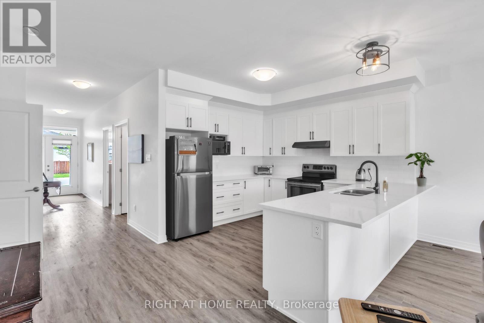 92 Tom Gavinski Street, Arnprior, Ontario  K7S 0C6 - Photo 8 - X12157690