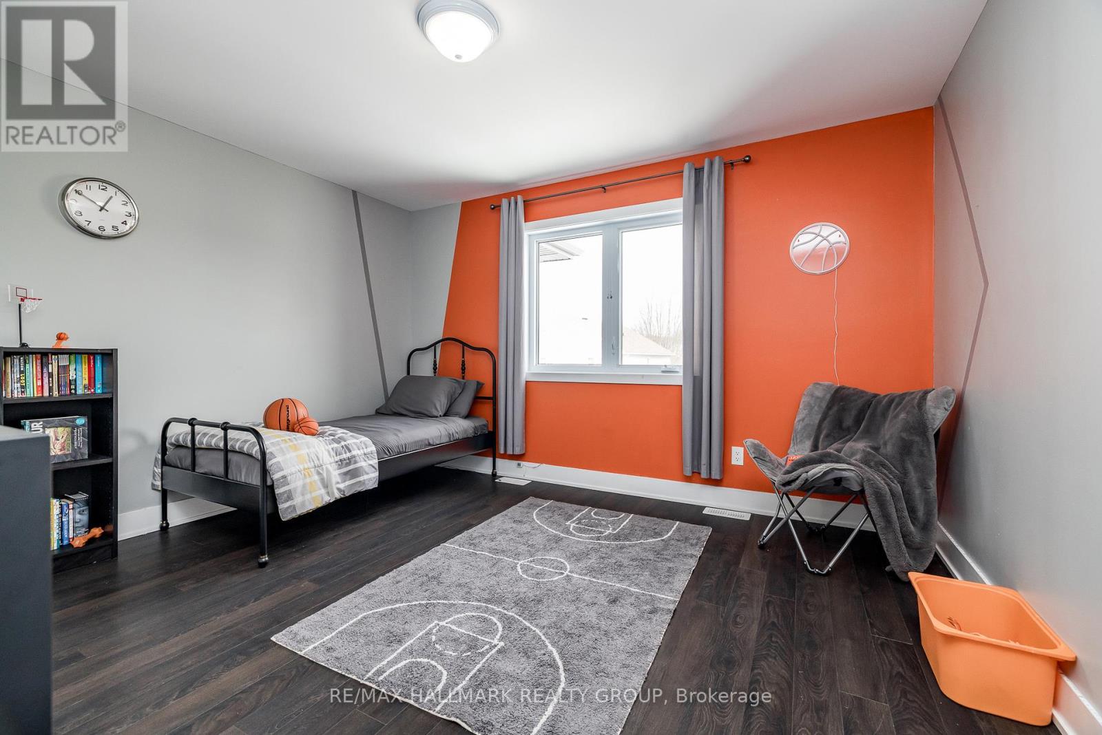 87 Cobblestone Drive, Russell, Ontario  K4R 0B2 - Photo 35 - X12164249
